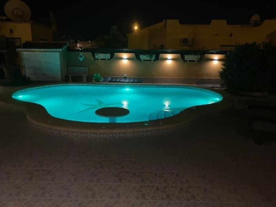 Agradable Con Piscina